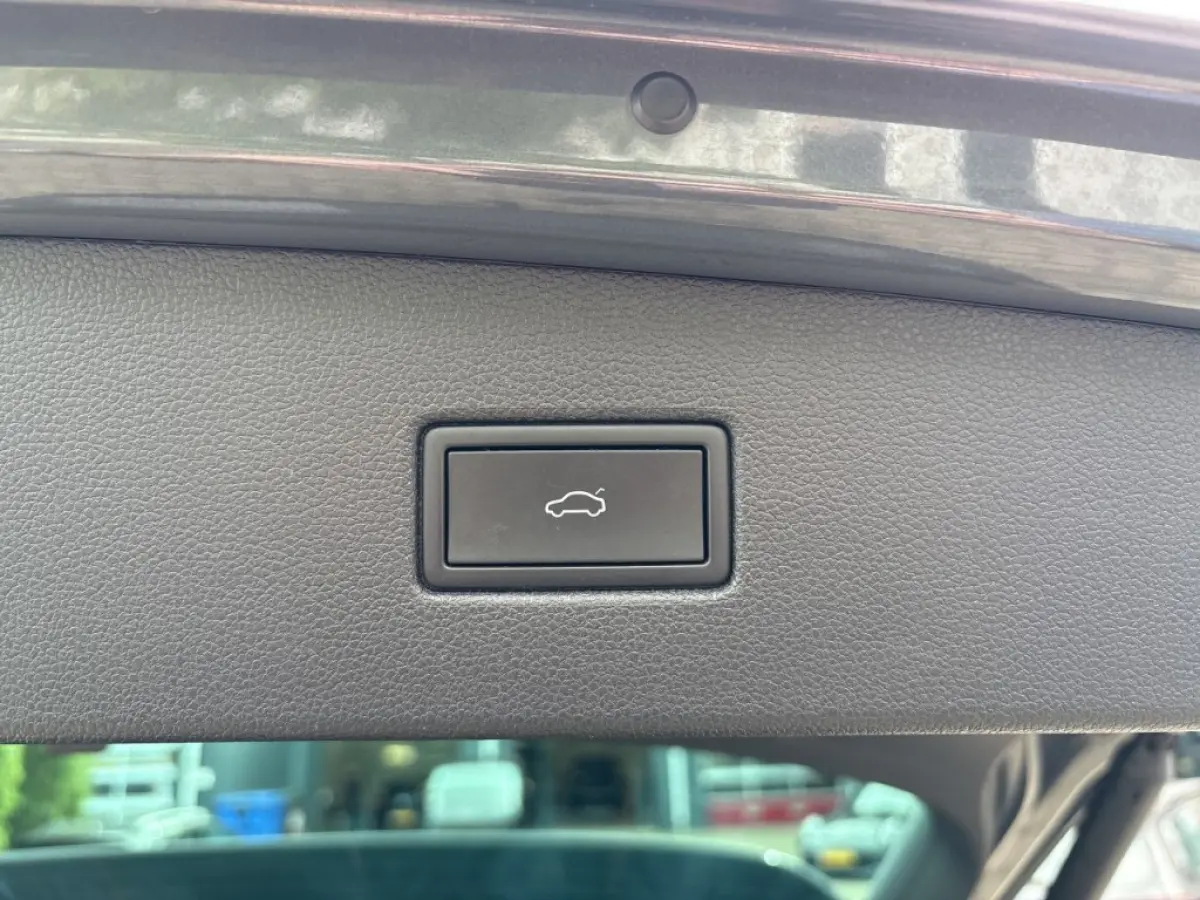 1.5 TSI DSG Urban SPORT TREKHAAK/E-KLEP/PDC/ACC/HUD/STOEL+STUURVERW
