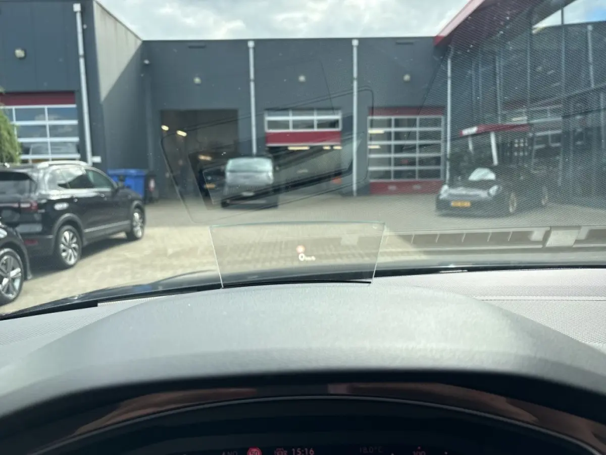 1.5 TSI DSG Urban SPORT TREKHAAK/E-KLEP/PDC/ACC/HUD/STOEL+STUURVERW