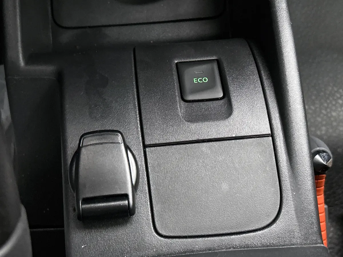 1.5 DCi Euro 6 81PK Comfort / Schuifdeur+Raam / Trekhaak / Airco / Pdc./ Navigatie / Radio multimedia / Apk 01-2027