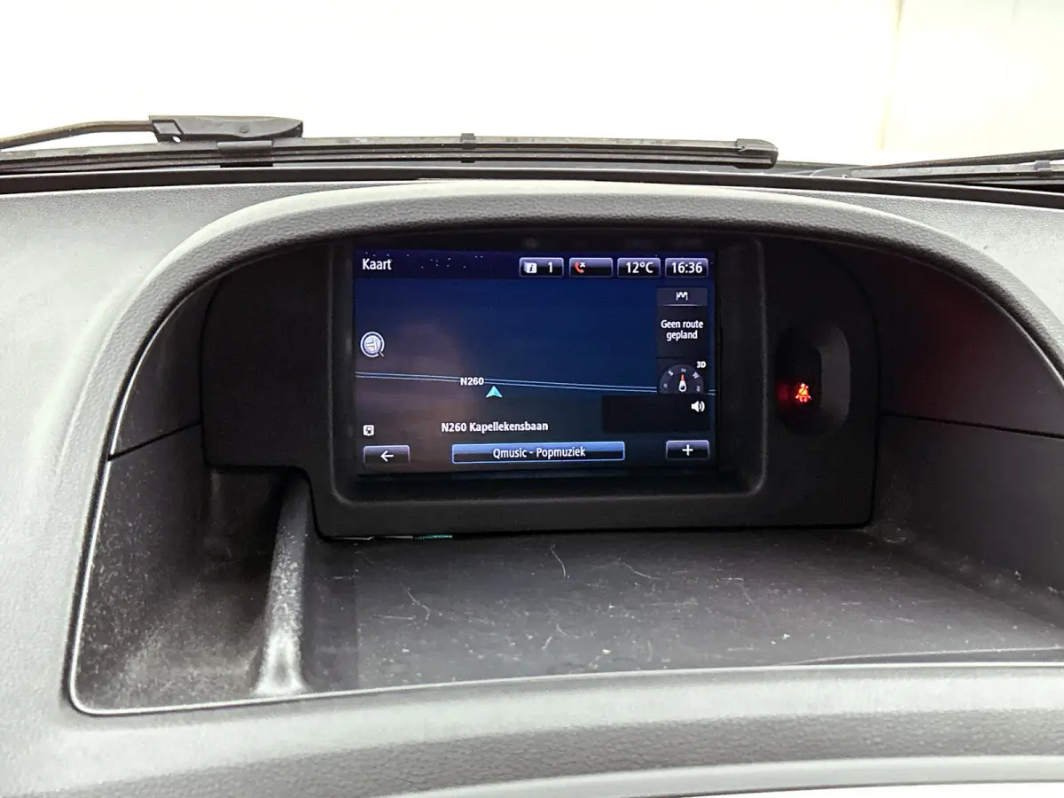 1.5 DCi Euro 6 81PK Comfort / Schuifdeur+Raam / Trekhaak / Airco / Pdc./ Navigatie / Radio multimedia / Apk 01-2027