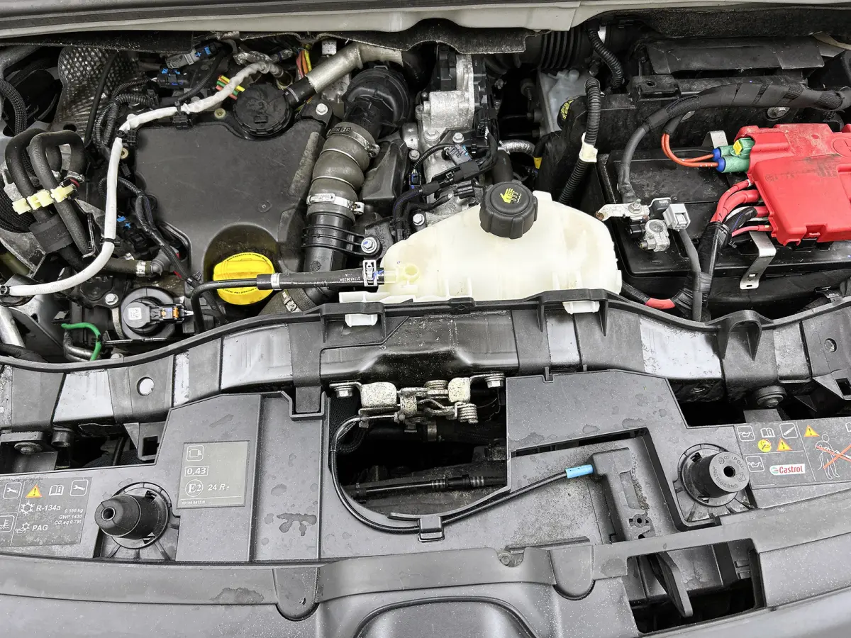 1.5 DCi Euro 6 81PK Comfort / Schuifdeur+Raam / Trekhaak / Airco / Pdc./ Navigatie / Radio multimedia / Apk 01-2027