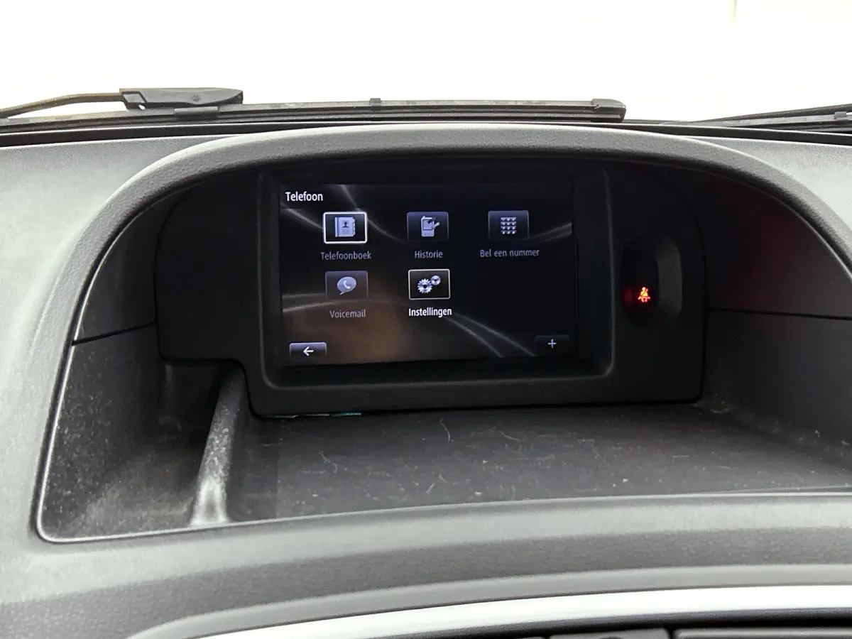1.5 DCi Euro 6 81PK Comfort / Schuifdeur+Raam / Trekhaak / Airco / Pdc./ Navigatie / Radio multimedia / Apk 01-2027