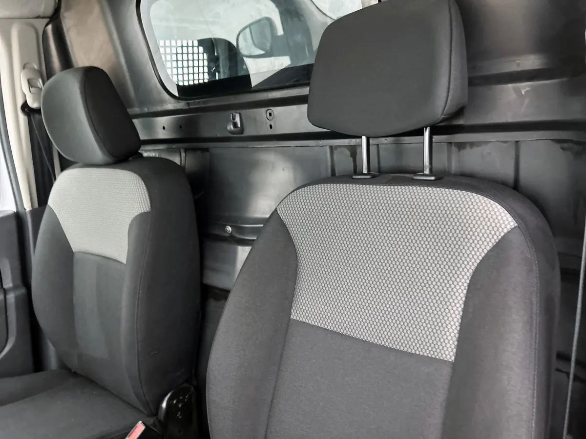 1.5 DCi Euro 6 81PK Comfort / Schuifdeur+Raam / Trekhaak / Airco / Pdc./ Navigatie / Radio multimedia / Apk 01-2027