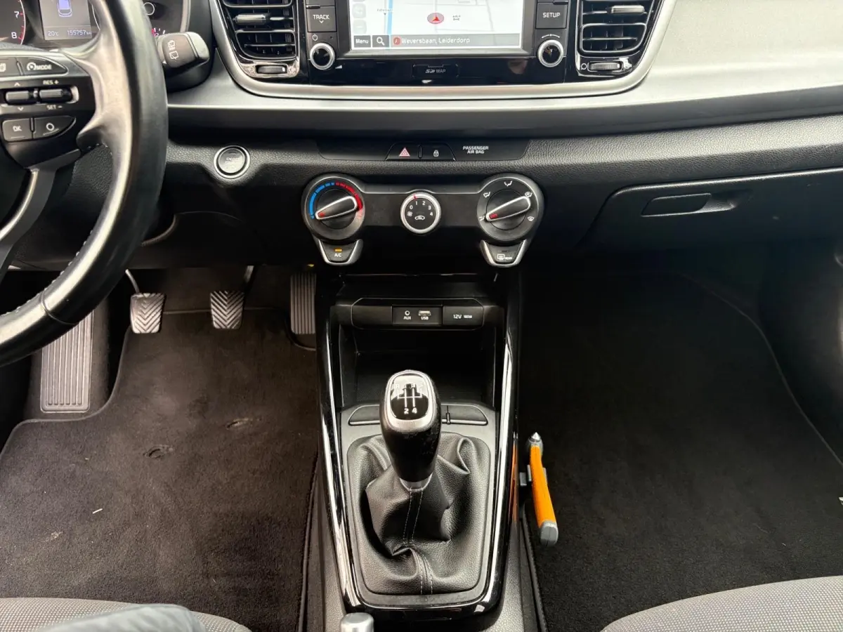 1.0 TGDI DynamicLine | Navigatie | Airco | Apple Carplay / Android Auto | Achterruitrij Camera | Lichtmetalen Velgen |