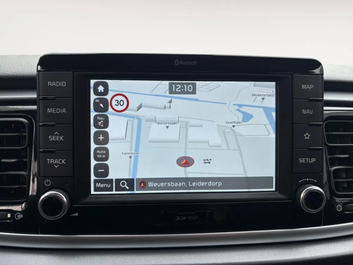 1.0 TGDI DynamicLine | Navigatie | Airco | Apple Carplay / Android Auto | Achterruitrij Camera | Lichtmetalen Velgen |