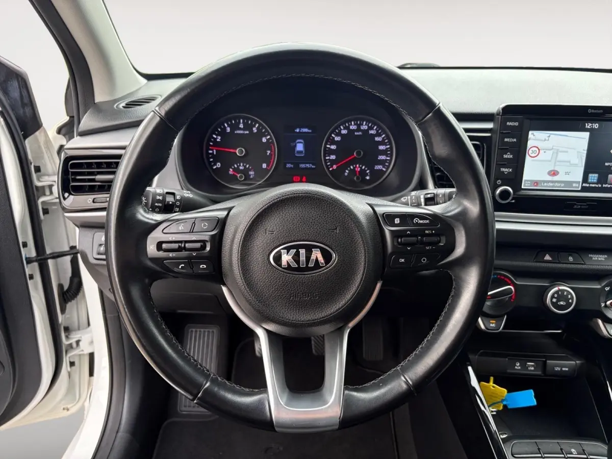 1.0 TGDI DynamicLine | Navigatie | Airco | Apple Carplay / Android Auto | Achterruitrij Camera | Lichtmetalen Velgen |