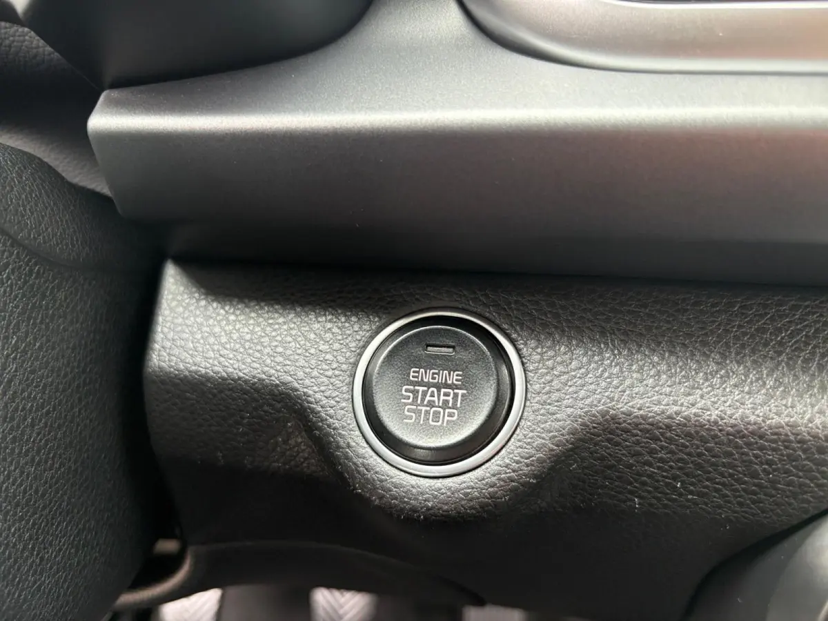 1.0 TGDI DynamicLine | Navigatie | Airco | Apple Carplay / Android Auto | Achterruitrij Camera | Lichtmetalen Velgen |