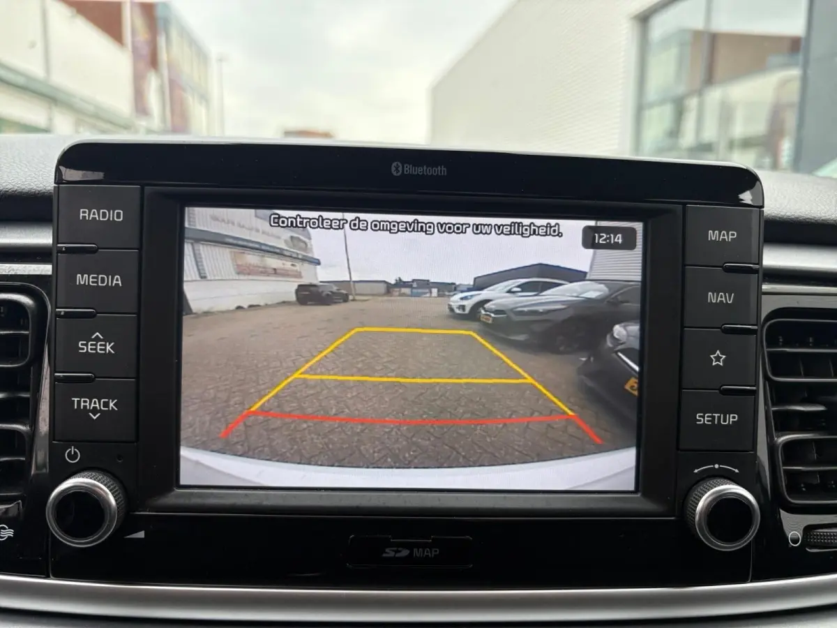 1.0 TGDI DynamicLine | Navigatie | Airco | Apple Carplay / Android Auto | Achterruitrij Camera | Lichtmetalen Velgen |