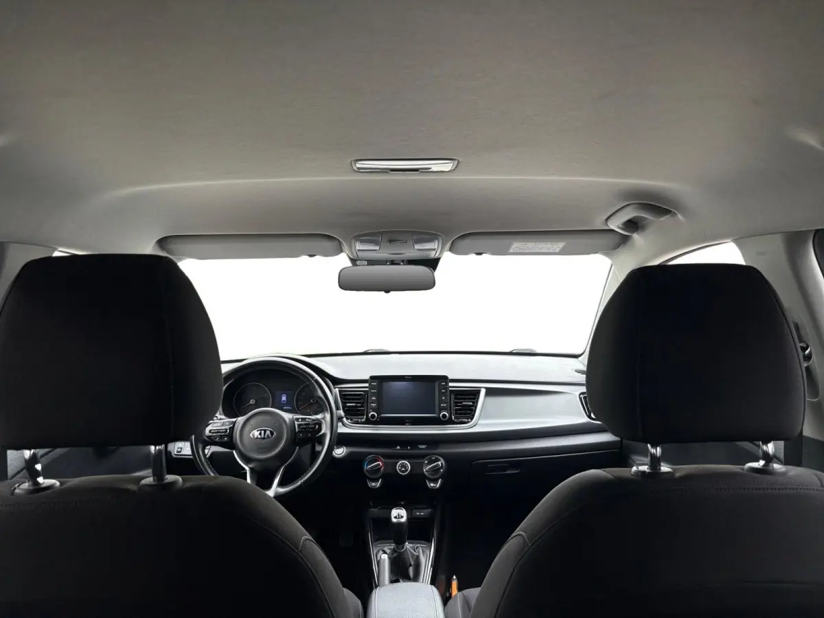 1.0 TGDI DynamicLine | Navigatie | Airco | Apple Carplay / Android Auto | Achterruitrij Camera | Lichtmetalen Velgen |