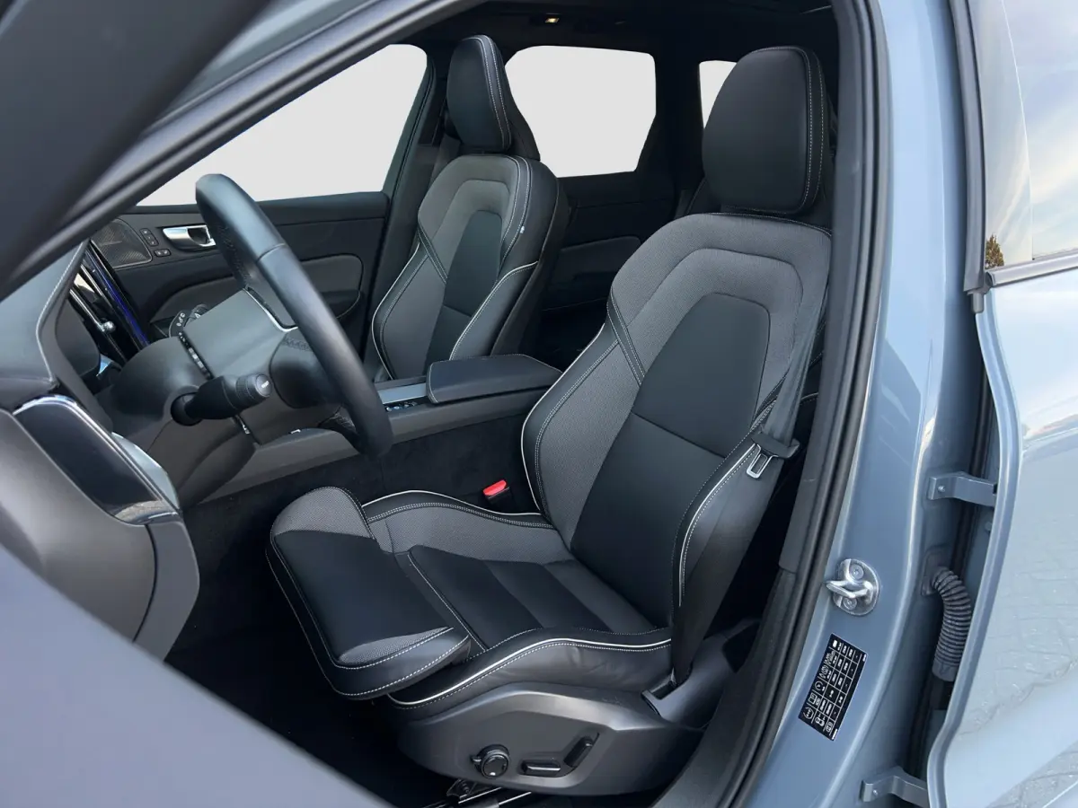 2.0 T8 Plug-in hybrid AWD Plus Black Edition | Pano | H&K Audio | Adap. Cruise