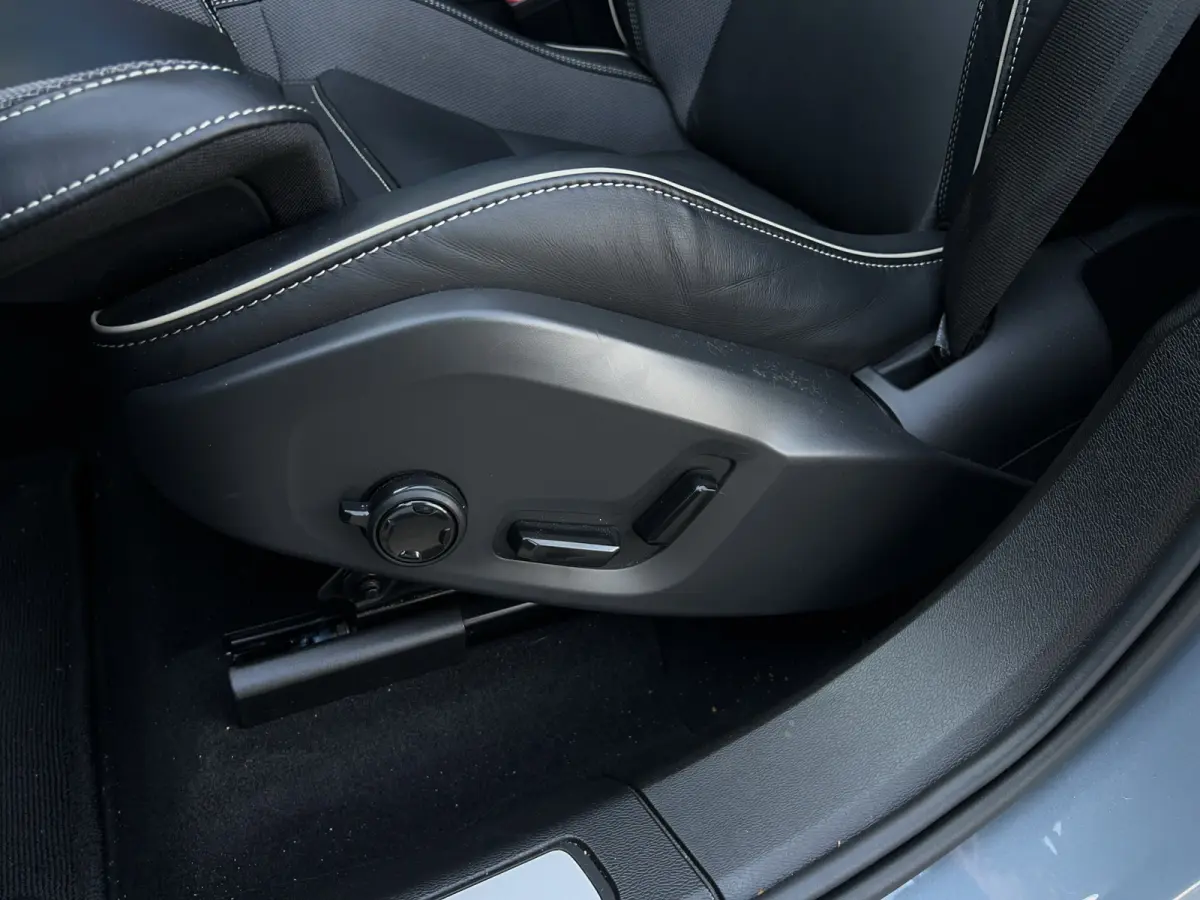 2.0 T8 Plug-in hybrid AWD Plus Black Edition | Pano | H&K Audio | Adap. Cruise