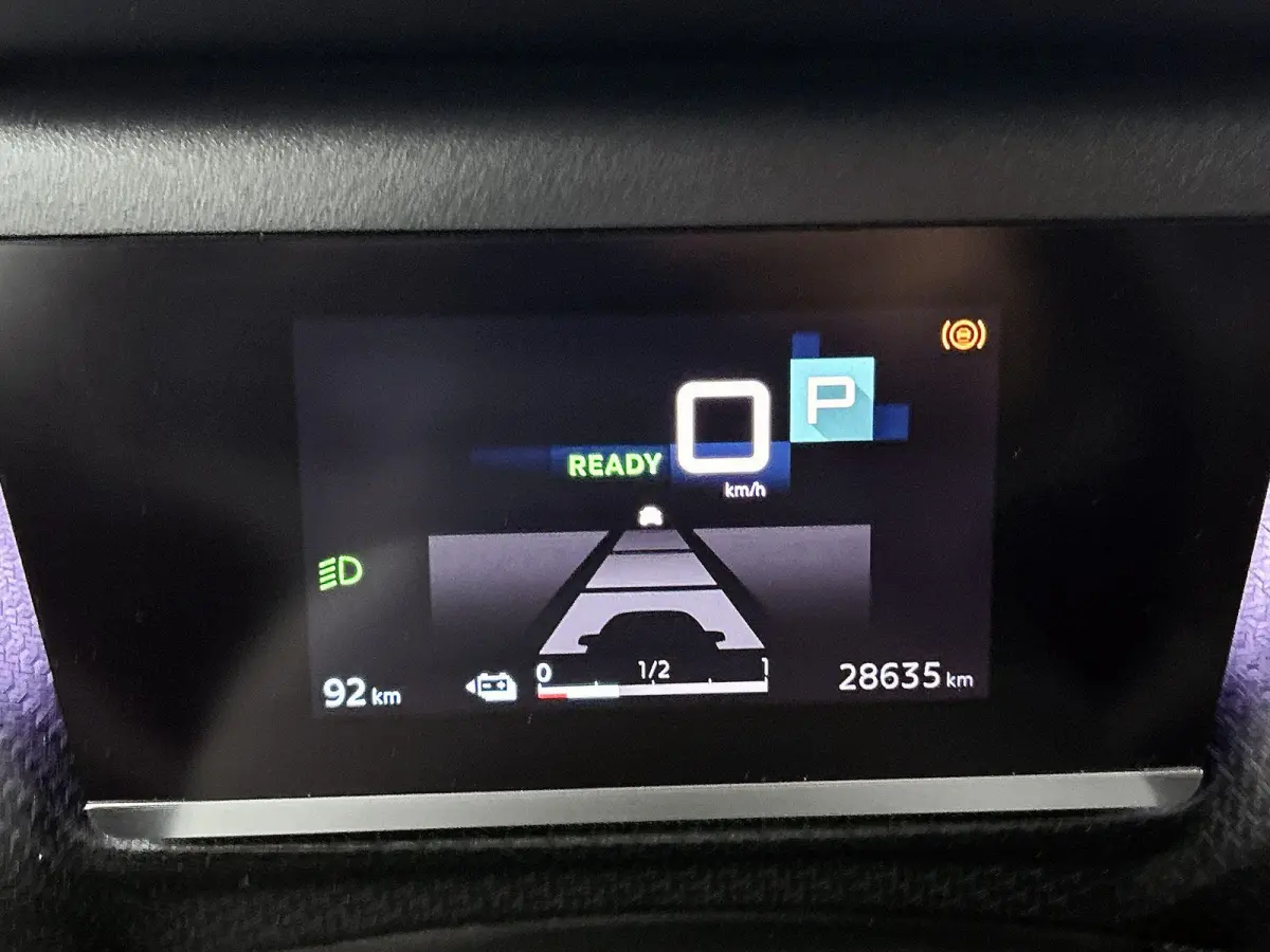 Shine 50 kWh 136pk | Accu 99% | Lage kilometerstand | Navigatie | Achteruitrijcamera | Half Lederen comfortstoelen | Climate Control | Adaptieve Cruise Control | Full Led koplampen | Head-up