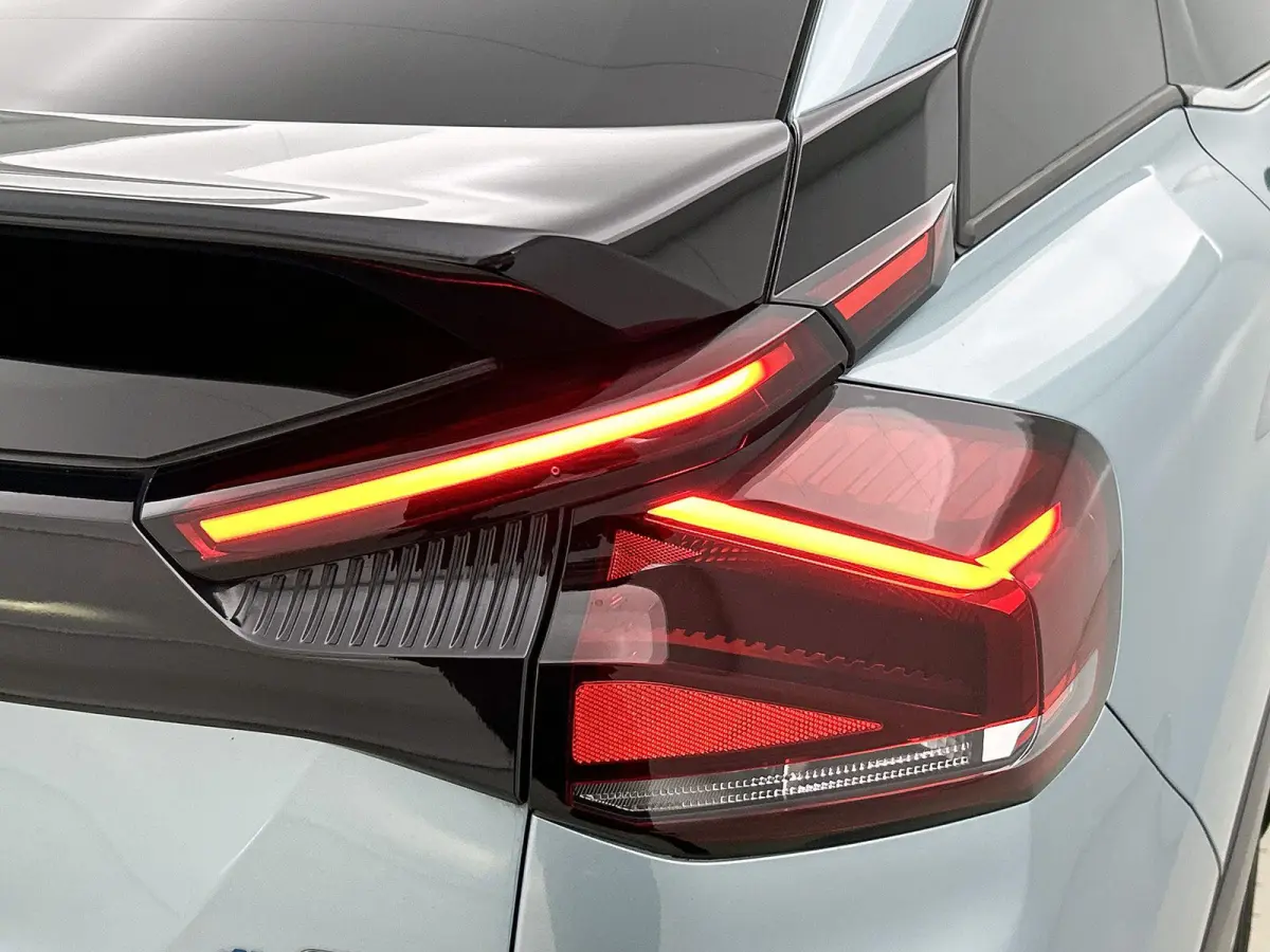 Shine 50 kWh 136pk | Accu 99% | Lage kilometerstand | Navigatie | Achteruitrijcamera | Half Lederen comfortstoelen | Climate Control | Adaptieve Cruise Control | Full Led koplampen | Head-up