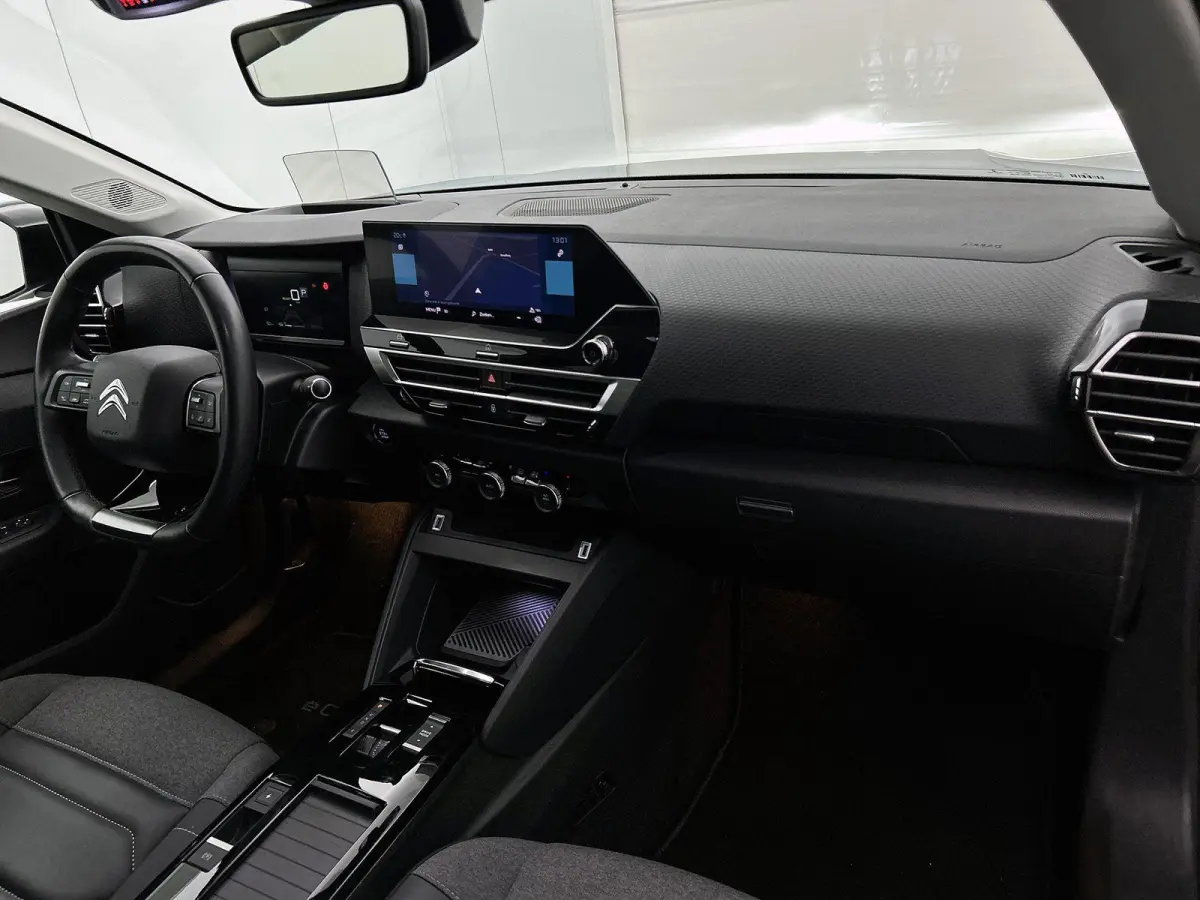 Shine 50 kWh 136pk | Accu 99% | Lage kilometerstand | Navigatie | Achteruitrijcamera | Half Lederen comfortstoelen | Climate Control | Adaptieve Cruise Control | Full Led koplampen | Head-up