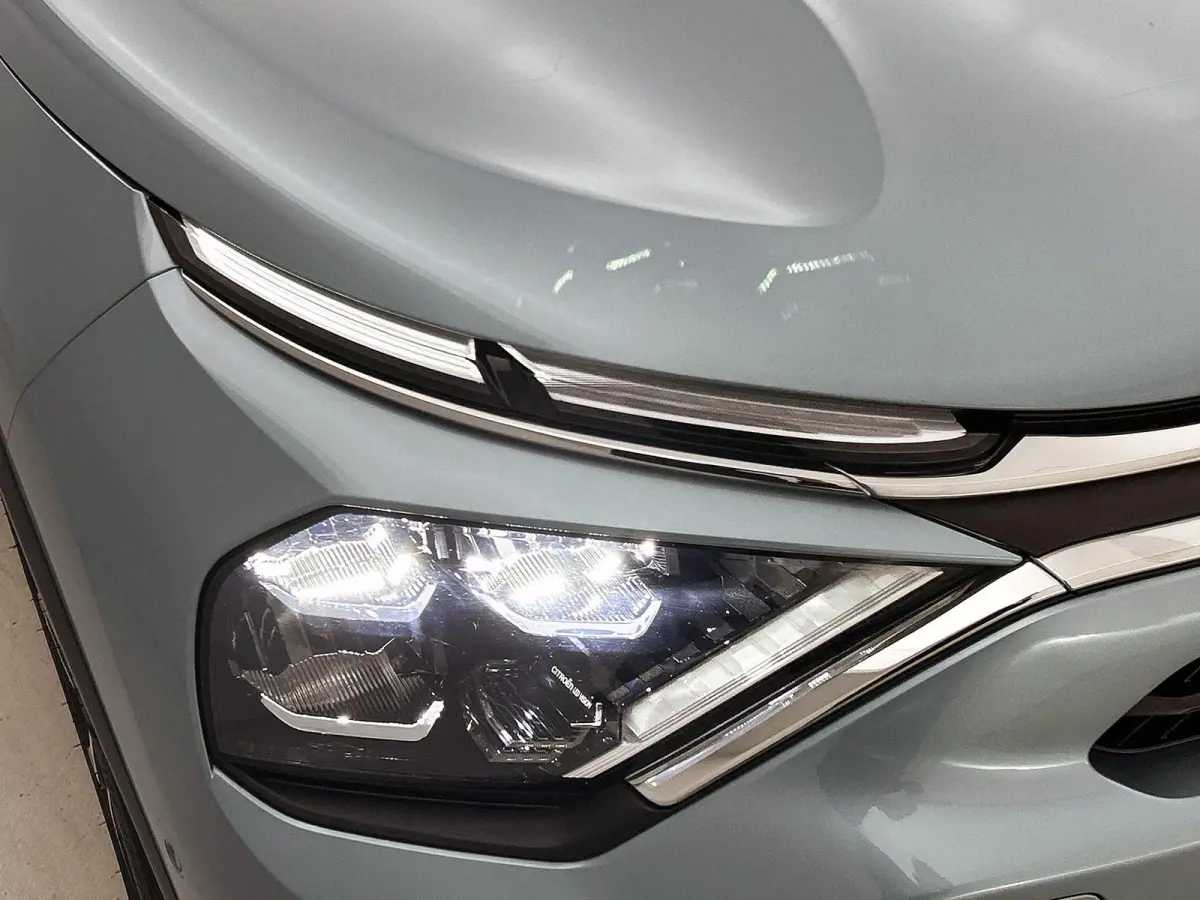 Shine 50 kWh 136pk | Accu 99% | Lage kilometerstand | Navigatie | Achteruitrijcamera | Half Lederen comfortstoelen | Climate Control | Adaptieve Cruise Control | Full Led koplampen | Head-up