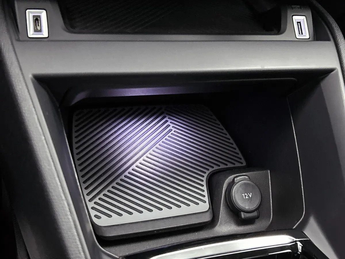 Shine 50 kWh 136pk | Accu 99% | Lage kilometerstand | Navigatie | Achteruitrijcamera | Half Lederen comfortstoelen | Climate Control | Adaptieve Cruise Control | Full Led koplampen | Head-up