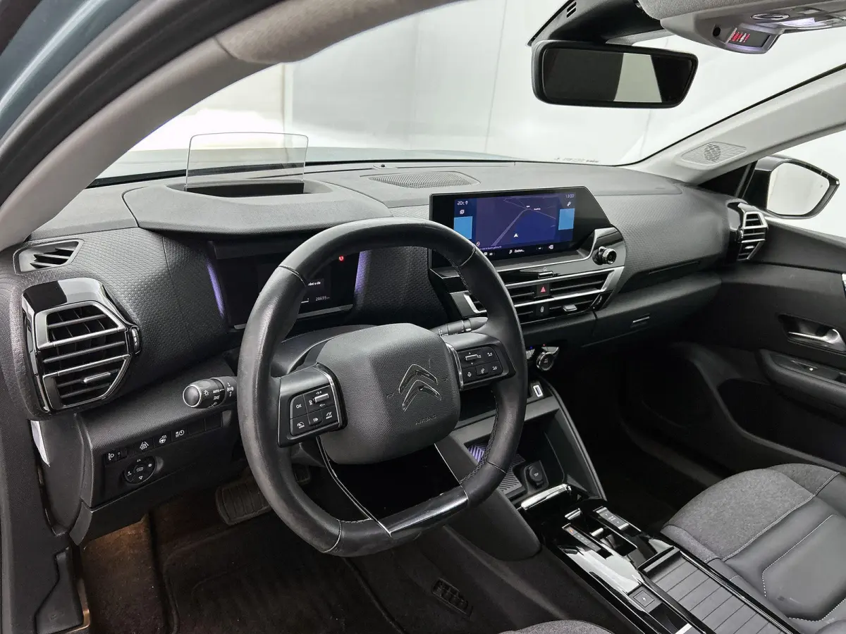 Shine 50 kWh 136pk | Accu 99% | Lage kilometerstand | Navigatie | Achteruitrijcamera | Half Lederen comfortstoelen | Climate Control | Adaptieve Cruise Control | Full Led koplampen | Head-up