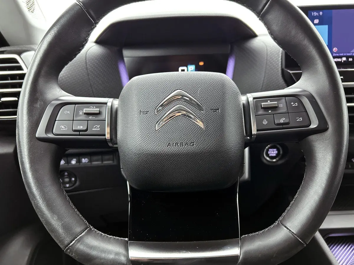 Shine 50 kWh 136pk | Accu 99% | Lage kilometerstand | Navigatie | Achteruitrijcamera | Half Lederen comfortstoelen | Climate Control | Adaptieve Cruise Control | Full Led koplampen | Head-up