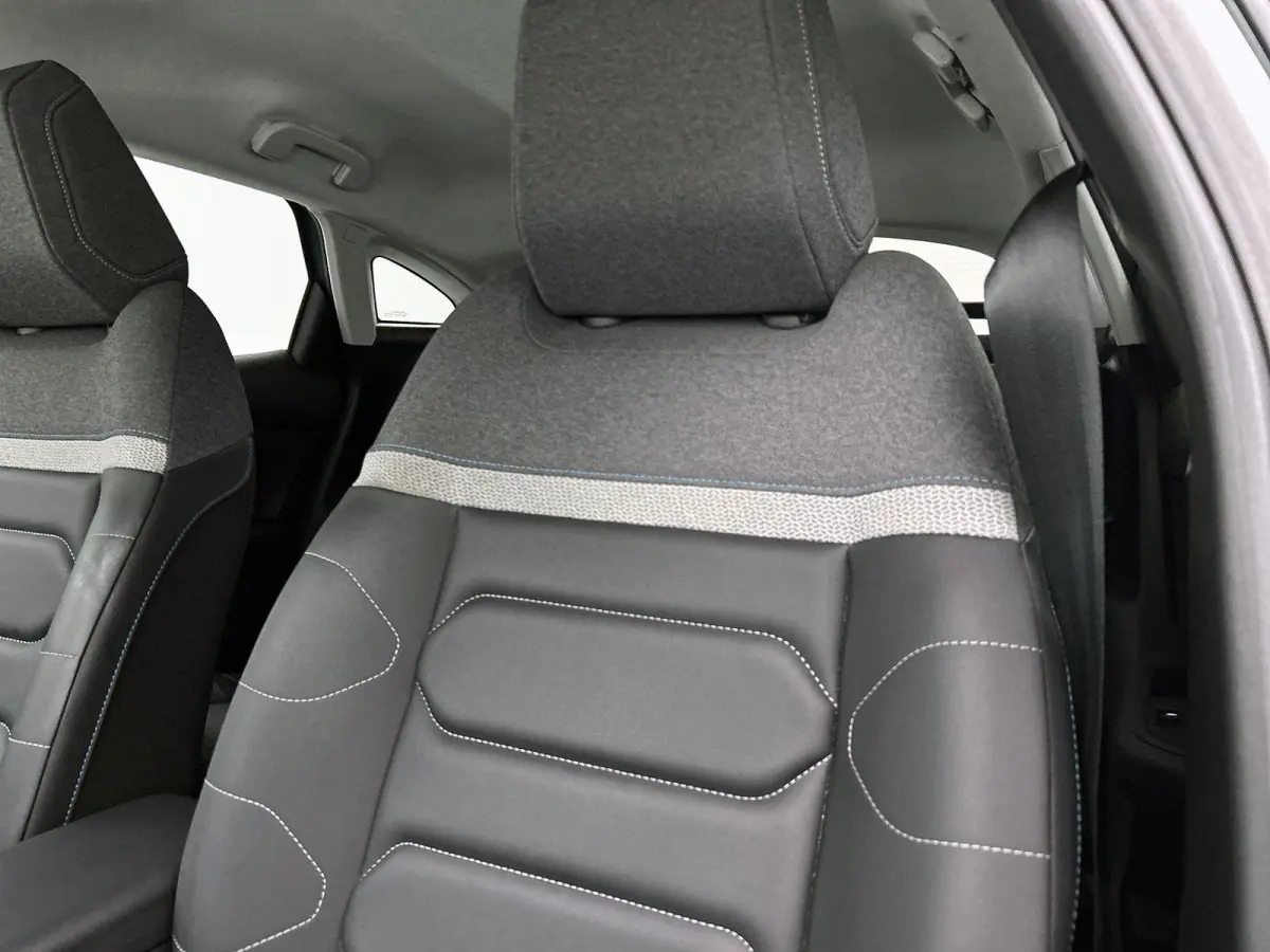Shine 50 kWh 136pk | Accu 99% | Lage kilometerstand | Navigatie | Achteruitrijcamera | Half Lederen comfortstoelen | Climate Control | Adaptieve Cruise Control | Full Led koplampen | Head-up