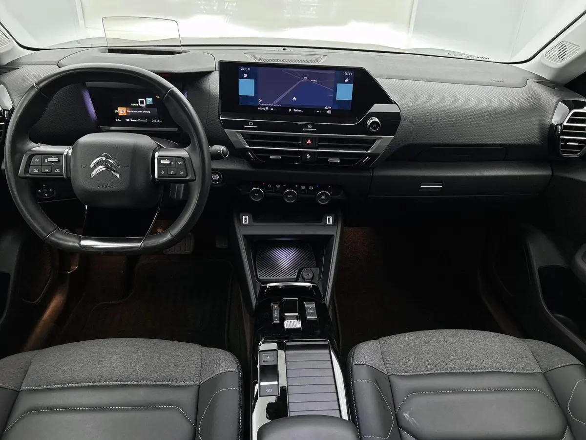 Shine 50 kWh 136pk | Accu 99% | Lage kilometerstand | Navigatie | Achteruitrijcamera | Half Lederen comfortstoelen | Climate Control | Adaptieve Cruise Control | Full Led koplampen | Head-up