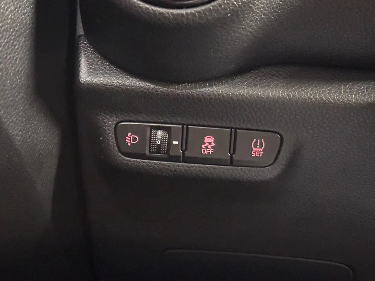 1.0 DPi DynamicLine - Cruise - Camera - Carplay - APK