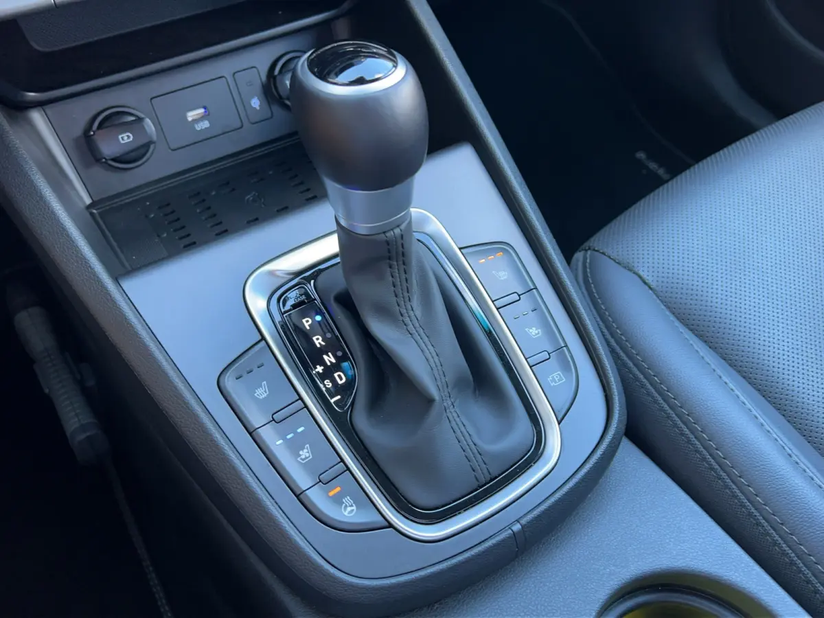 1.6 GDI HEV 141pk Premium | Premium Audio | Elektrische stoelen | Stoelventilatie | Stoelverwarming | LED verlichting | Adaptive cruise controle | Camera | Carplay