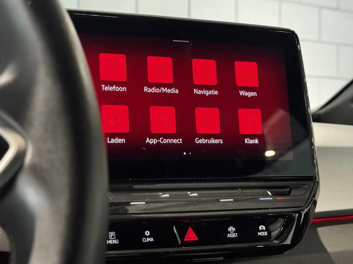 Pro S 77 kWh | Navigatie | Stoelverwarming | Cruise Control |