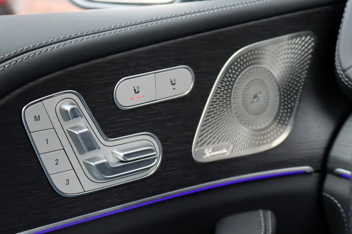 AMG 53 Hybrid 4MATIC+ | Luchtvering | Comfortpakket+ Achter | MBUX Tablet | Panoramadak | Trekhaak | Burmester | Memory | Surround Camera | HUD | Keyless Go | Nappa Leder | Augmented Reality