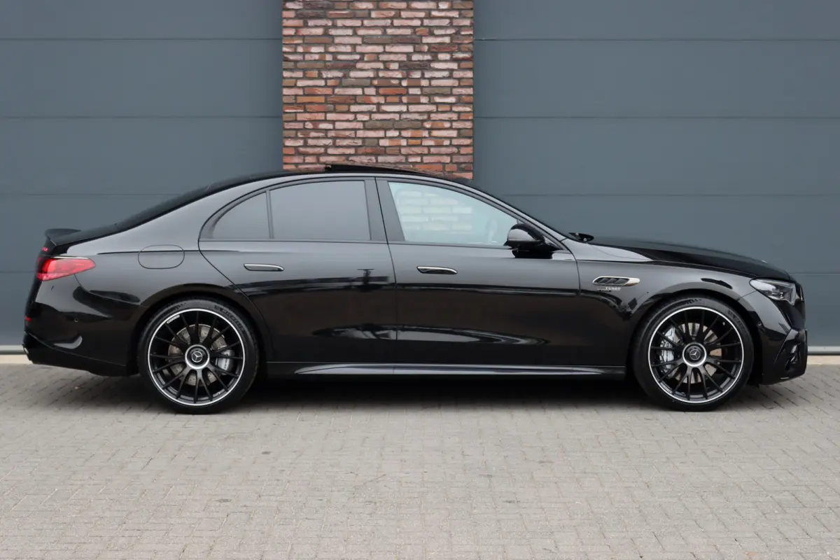 AMG 53 4MATIC+ Premium | 585pk | Hyperscreen | Achterasbesturing | Distronic | Burmester | HUD | Digital Light | Stoelverwarming | Surround Camera | Keyless Go |