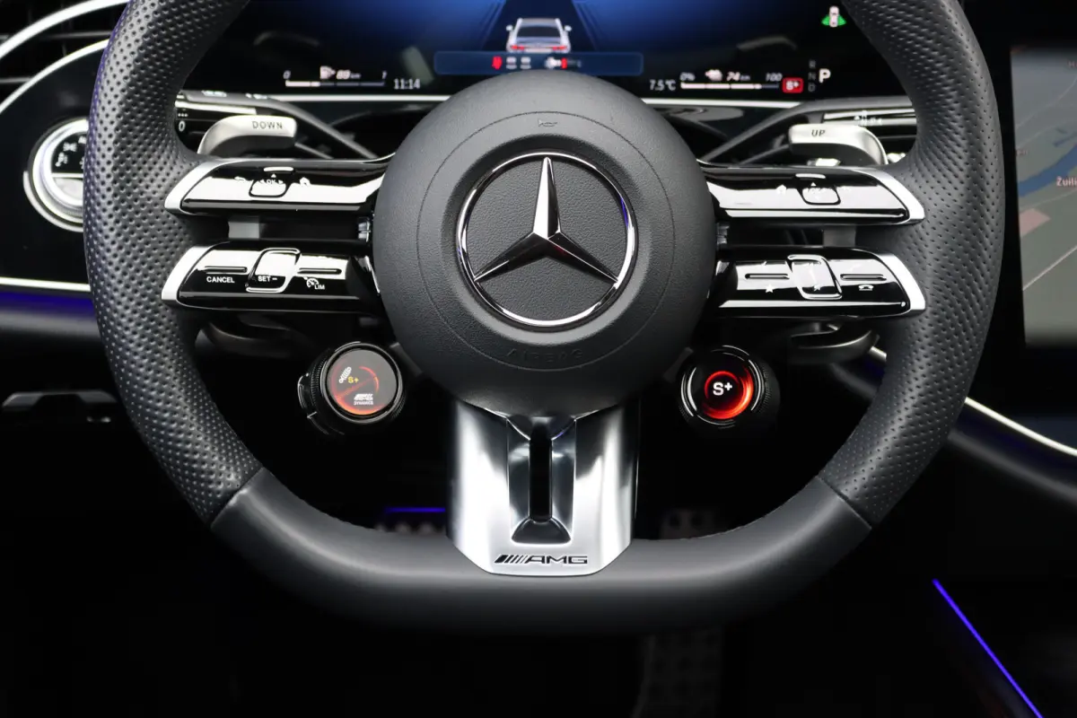 AMG 53 4MATIC+ Premium | 585pk | Hyperscreen | Achterasbesturing | Distronic | Burmester | HUD | Digital Light | Stoelverwarming | Surround Camera | Keyless Go |