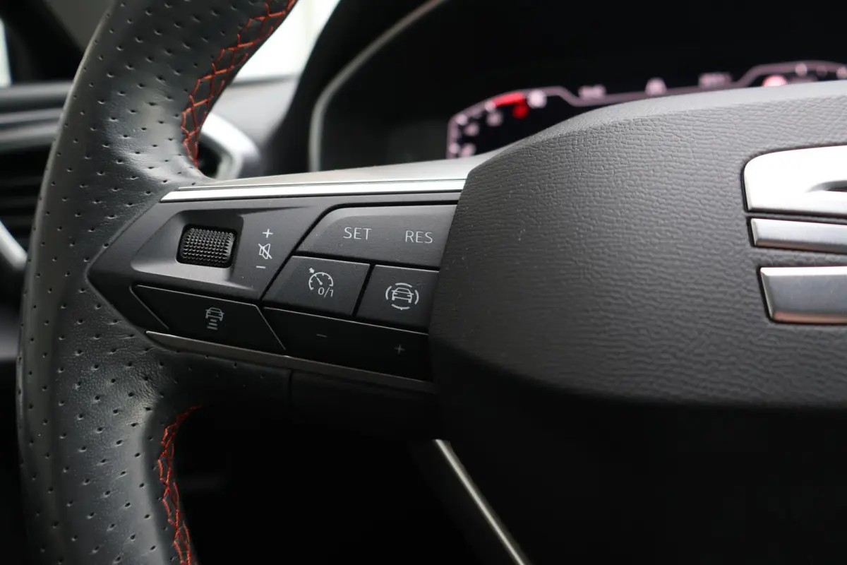 1.4 TSI eHybrid 204pk PHEV FR Business Intense | SoH 95% | Navigatie | Camera | Stoel & Stuurverwarming | Adaptive Cruise