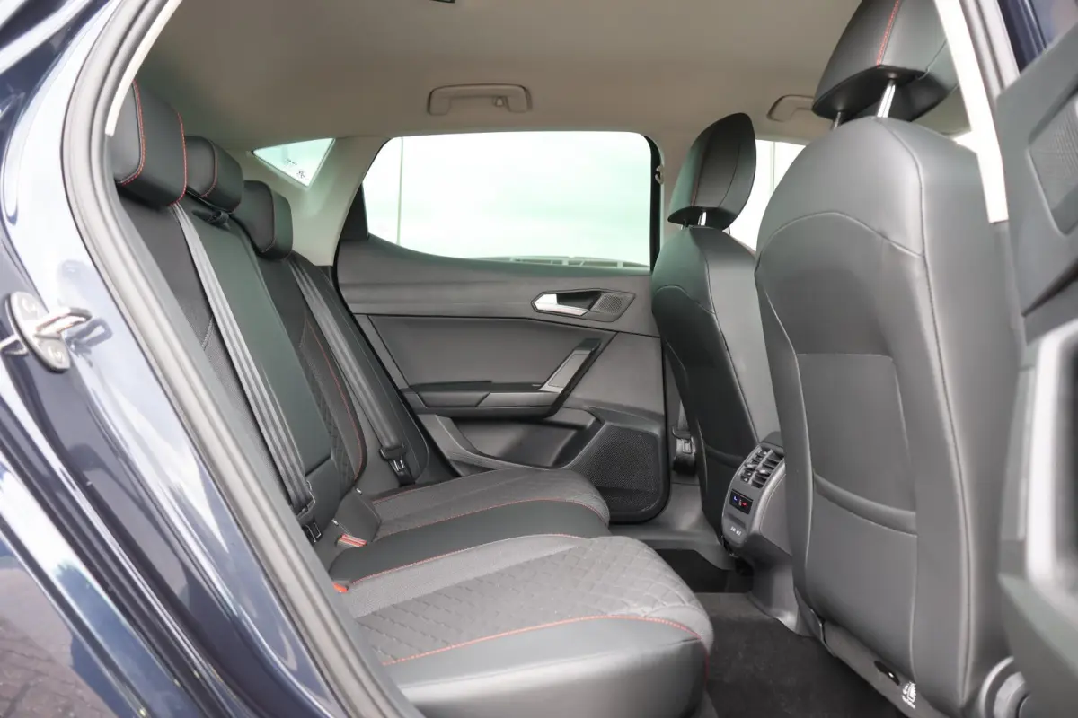 1.4 TSI eHybrid 204pk PHEV FR Business Intense | SoH 95% | Navigatie | Camera | Stoel & Stuurverwarming | Adaptive Cruise