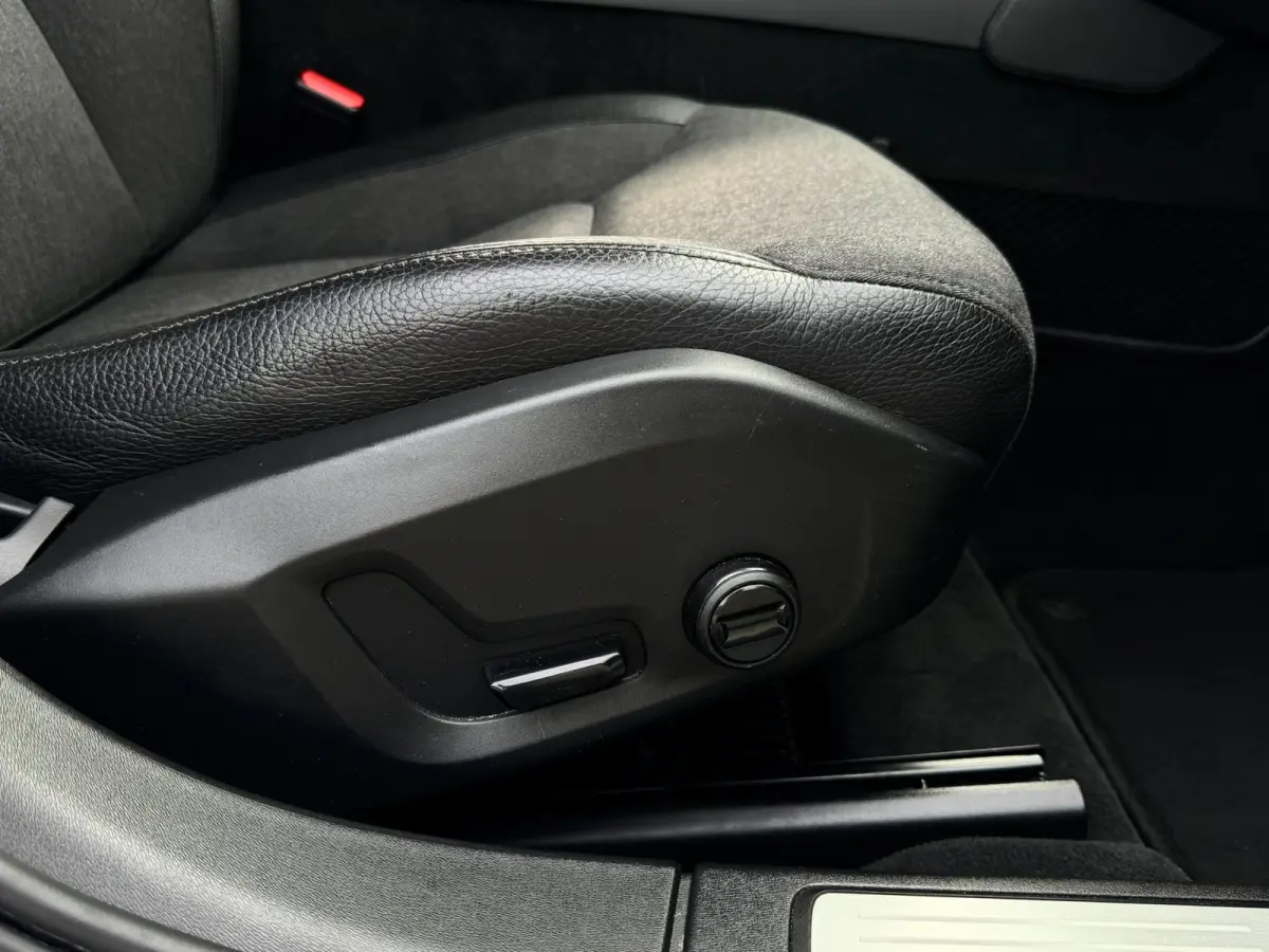 2.0 T4 Inscription | Trekhaak | Head Up | Dodehoek | ACC | Carplay