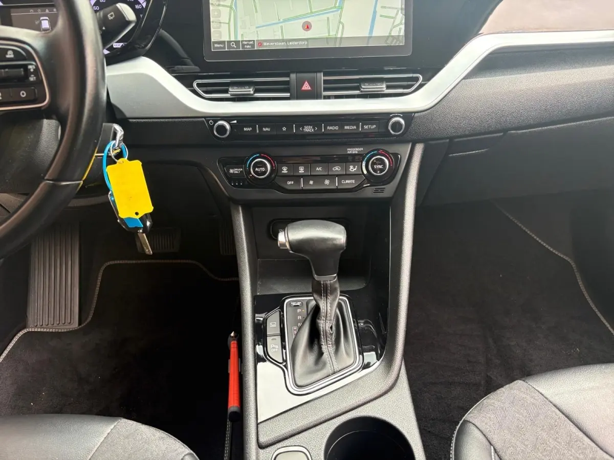 1.6 GDi Hybrid DynamicLine | Navigatie | Apple Carplay / Android Auto | Climate Control | Achterruitrij Camera | Lichtmetalen Velgen |