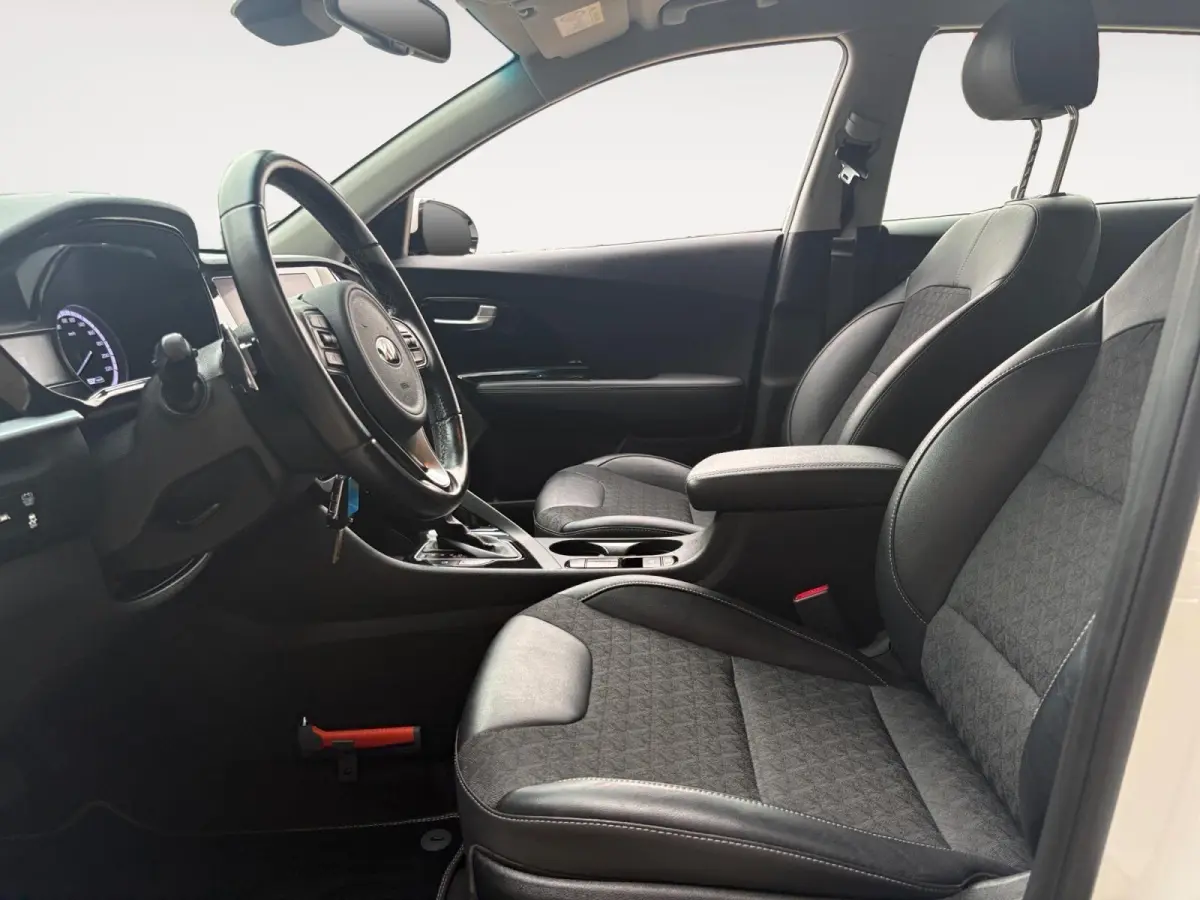 1.6 GDi Hybrid DynamicLine | Navigatie | Apple Carplay / Android Auto | Climate Control | Achterruitrij Camera | Lichtmetalen Velgen |