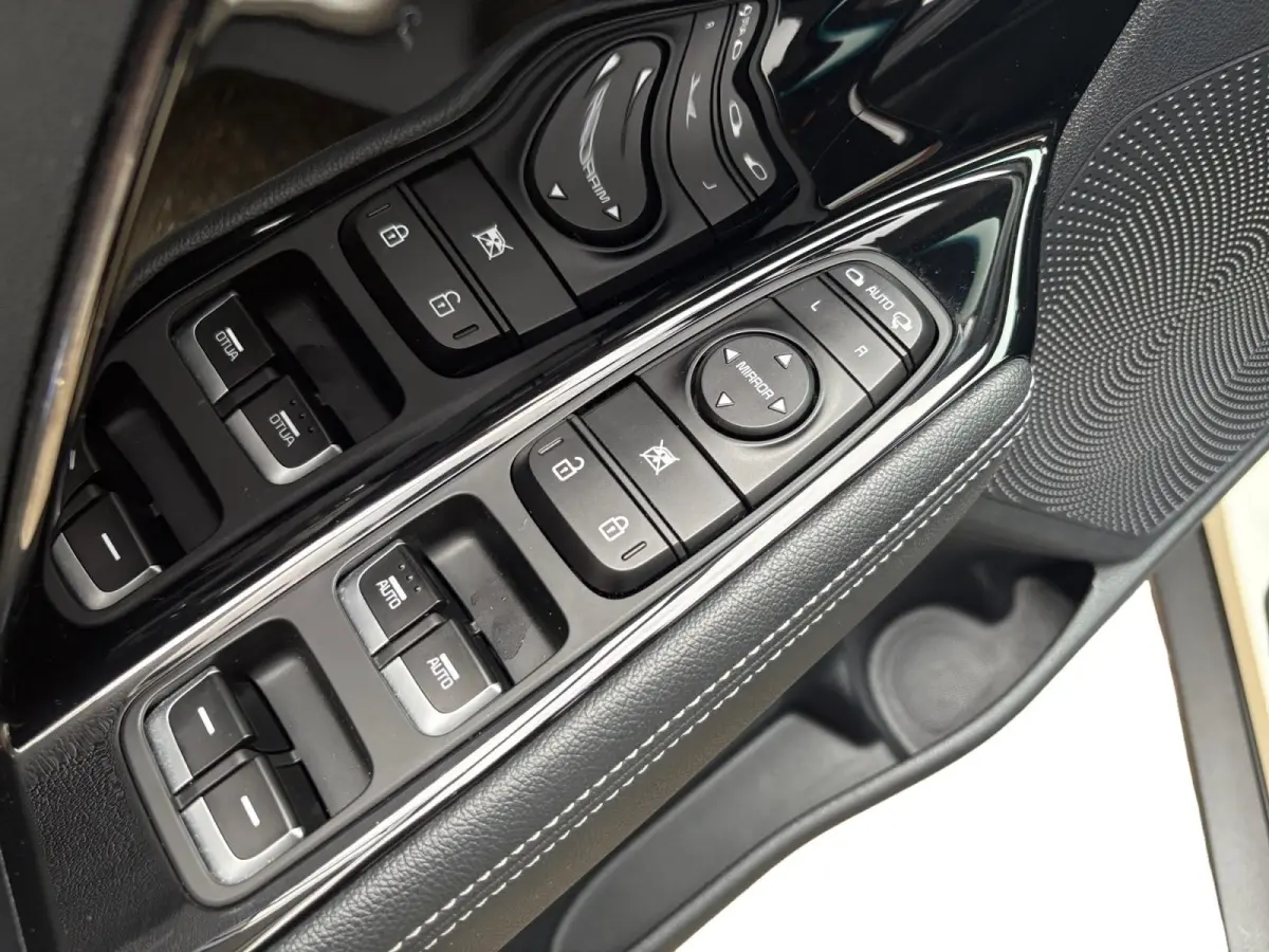 1.6 GDi Hybrid DynamicLine | Navigatie | Apple Carplay / Android Auto | Climate Control | Achterruitrij Camera | Lichtmetalen Velgen |