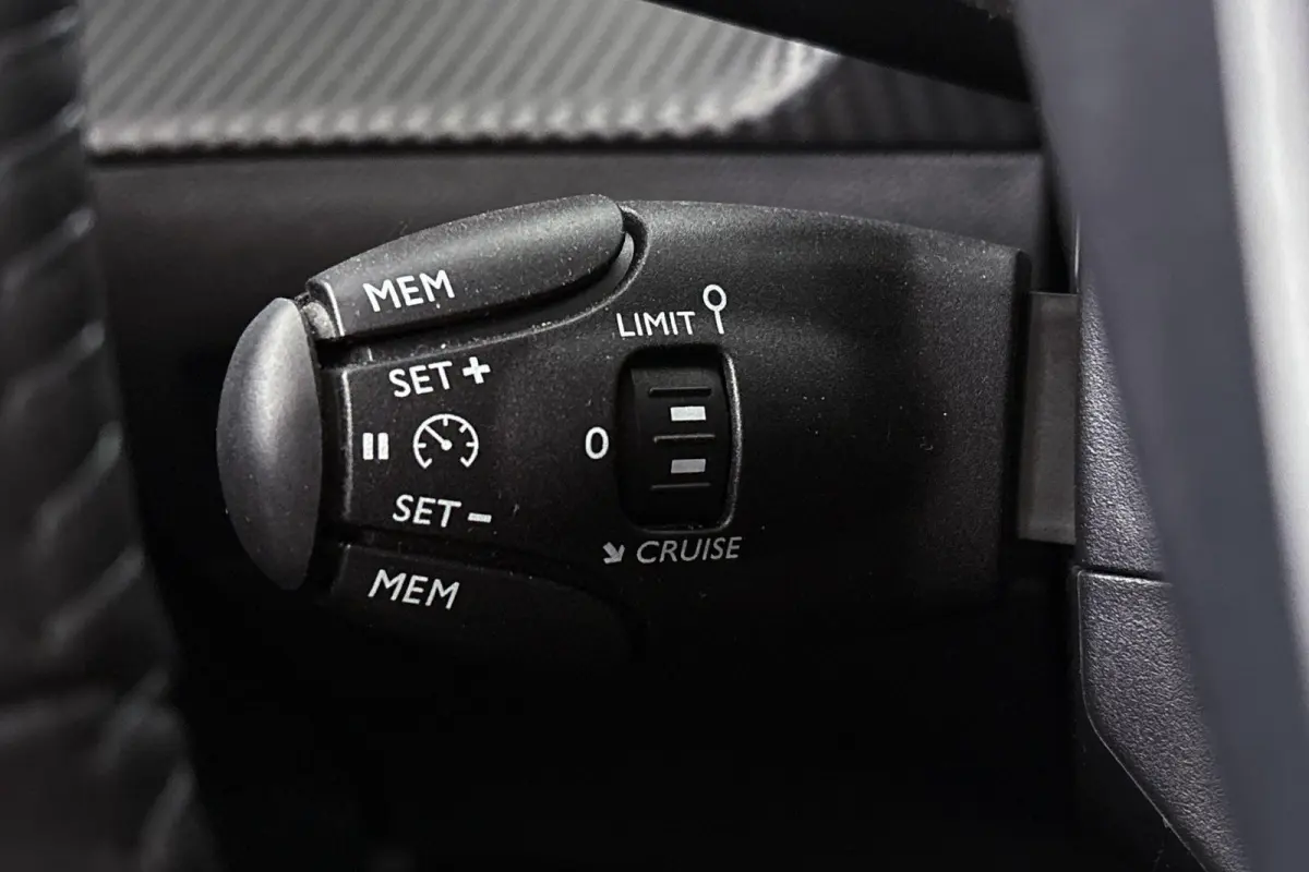 1.2 Hybrid 110 e-DCS6 Allure Automaat Apple CarPlay Clima 16"