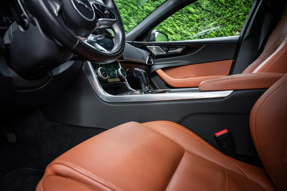 2.0 P250 R-Dynamic HSE Black-Pack Org.NL|Pano-dak|Carplay|Meridian|Memory|Dealeronderhouden