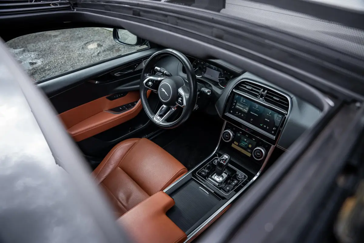 2.0 P250 R-Dynamic HSE Black-Pack Org.NL|Pano-dak|Carplay|Meridian|Memory|Dealeronderhouden