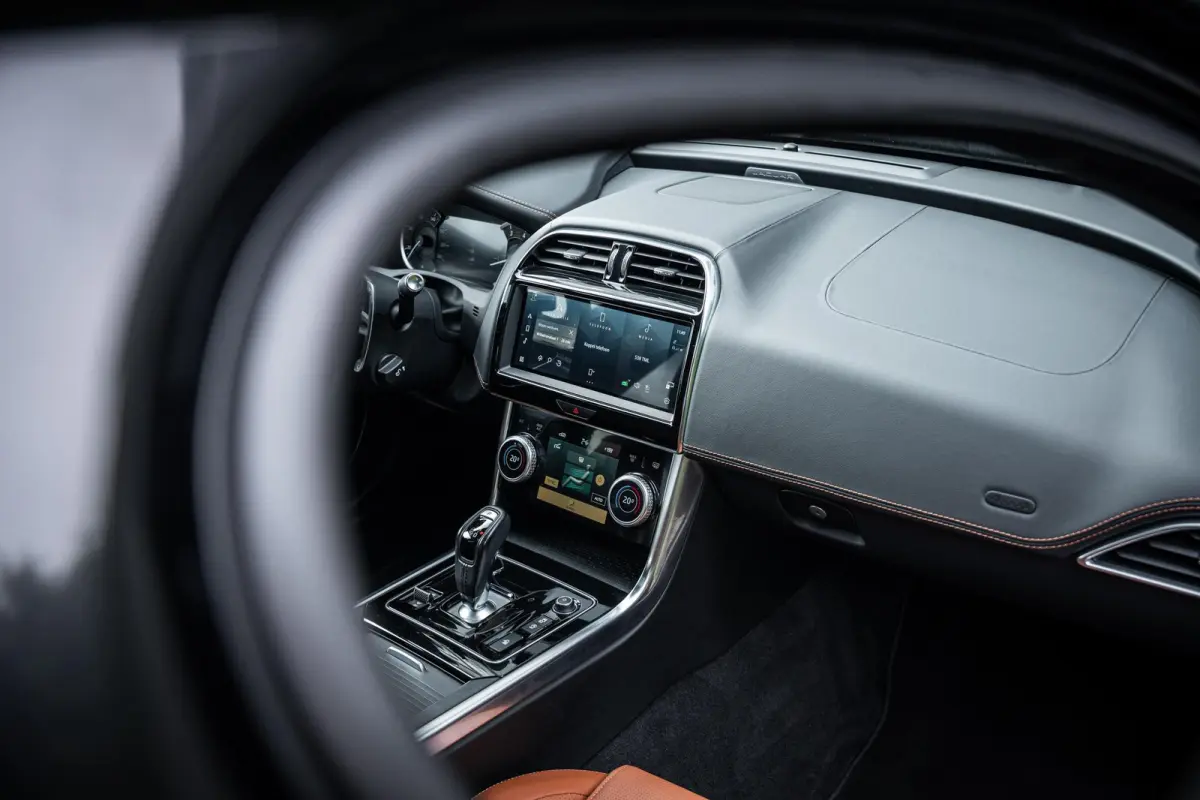 2.0 P250 R-Dynamic HSE Black-Pack Org.NL|Pano-dak|Carplay|Meridian|Memory|Dealeronderhouden