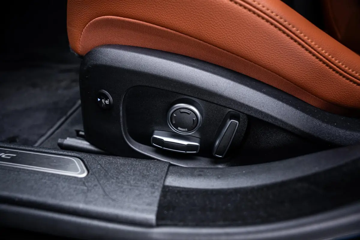 2.0 P250 R-Dynamic HSE Black-Pack Org.NL|Pano-dak|Carplay|Meridian|Memory|Dealeronderhouden