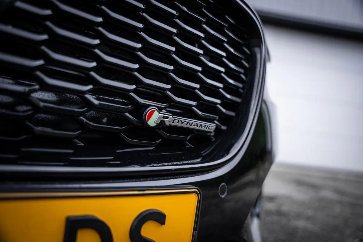 2.0 P250 R-Dynamic HSE Black-Pack Org.NL|Pano-dak|Carplay|Meridian|Memory|Dealeronderhouden