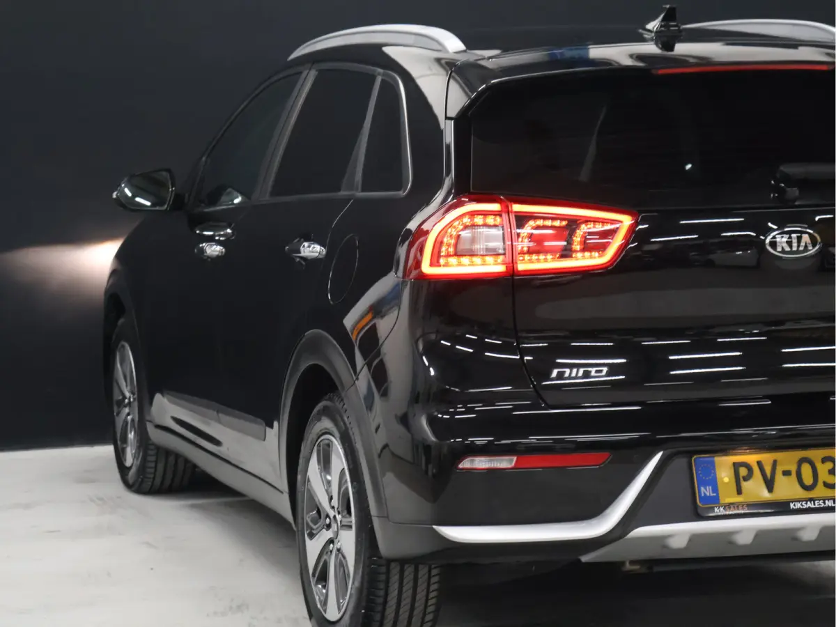 1.6 GDi Hybrid DynamicLine [APPLE CARPLAY, ANDROID, CRUISE CONTROL, CAMERA, CLIMATE CONTROL, NAVIGATIE, BLUETOOTH, HALF LEDER, RADIO, NIEUWSTAAT]