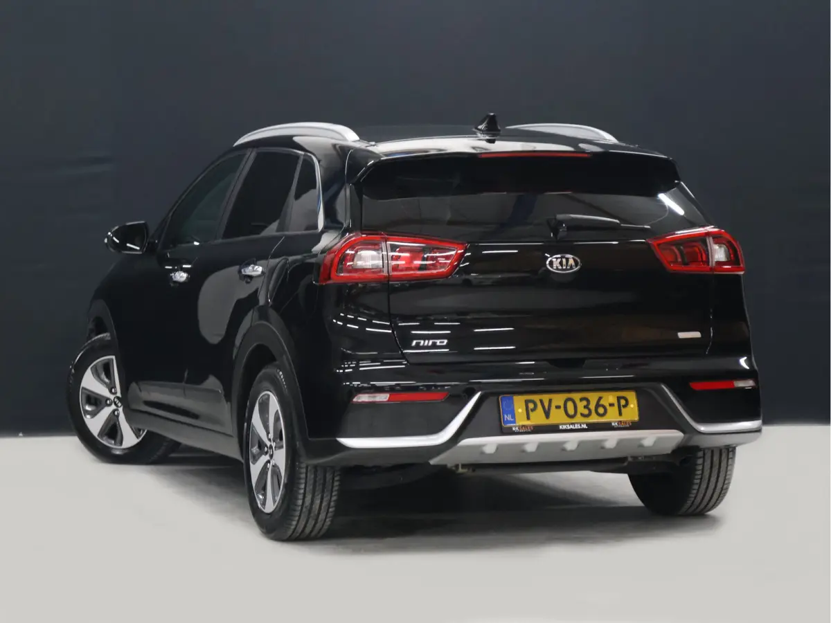1.6 GDi Hybrid DynamicLine [APPLE CARPLAY, ANDROID, CRUISE CONTROL, CAMERA, CLIMATE CONTROL, NAVIGATIE, BLUETOOTH, HALF LEDER, RADIO, NIEUWSTAAT]