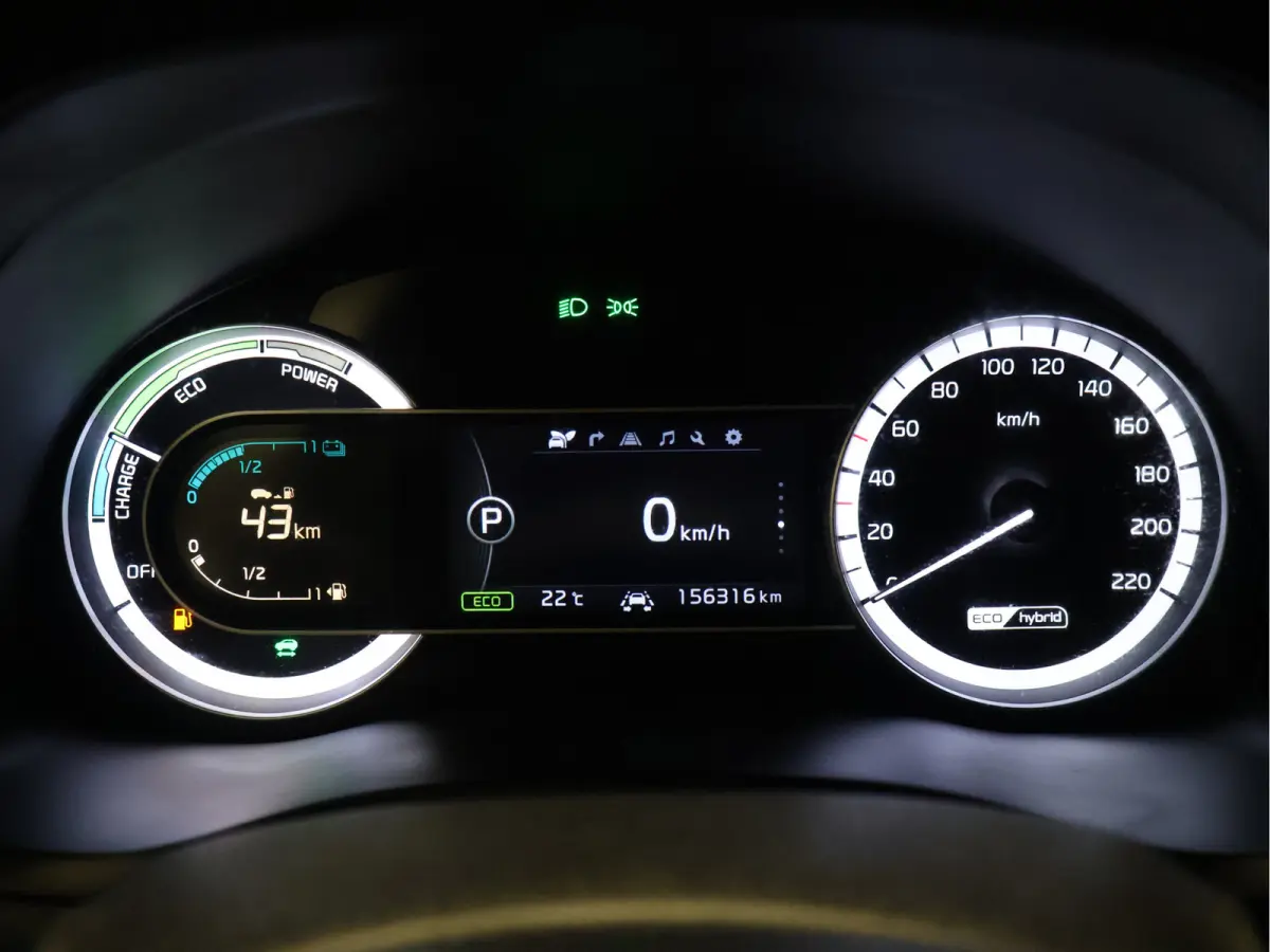 1.6 GDi Hybrid DynamicLine [APPLE CARPLAY, ANDROID, CRUISE CONTROL, CAMERA, CLIMATE CONTROL, NAVIGATIE, BLUETOOTH, HALF LEDER, RADIO, NIEUWSTAAT]