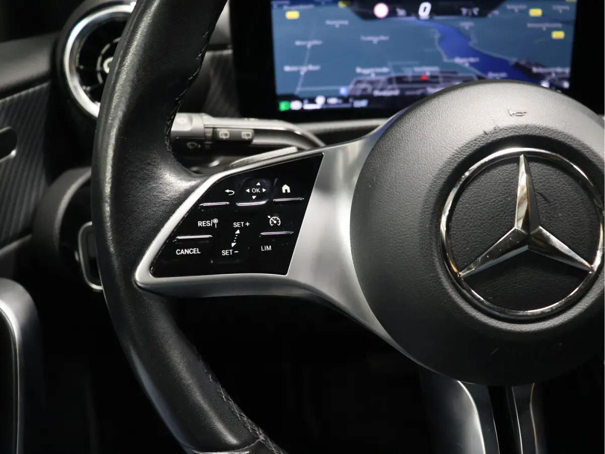 180 Business Line [SCHUIFKANTELDAK, 360 CAMERA, STOELVERWARMING, CRUISE CONTROL, DIGITAL DASH, CLIMATE CONTROL, BLUETOOTH, NAVIGATIE, LED, NIEUWSTAAT]