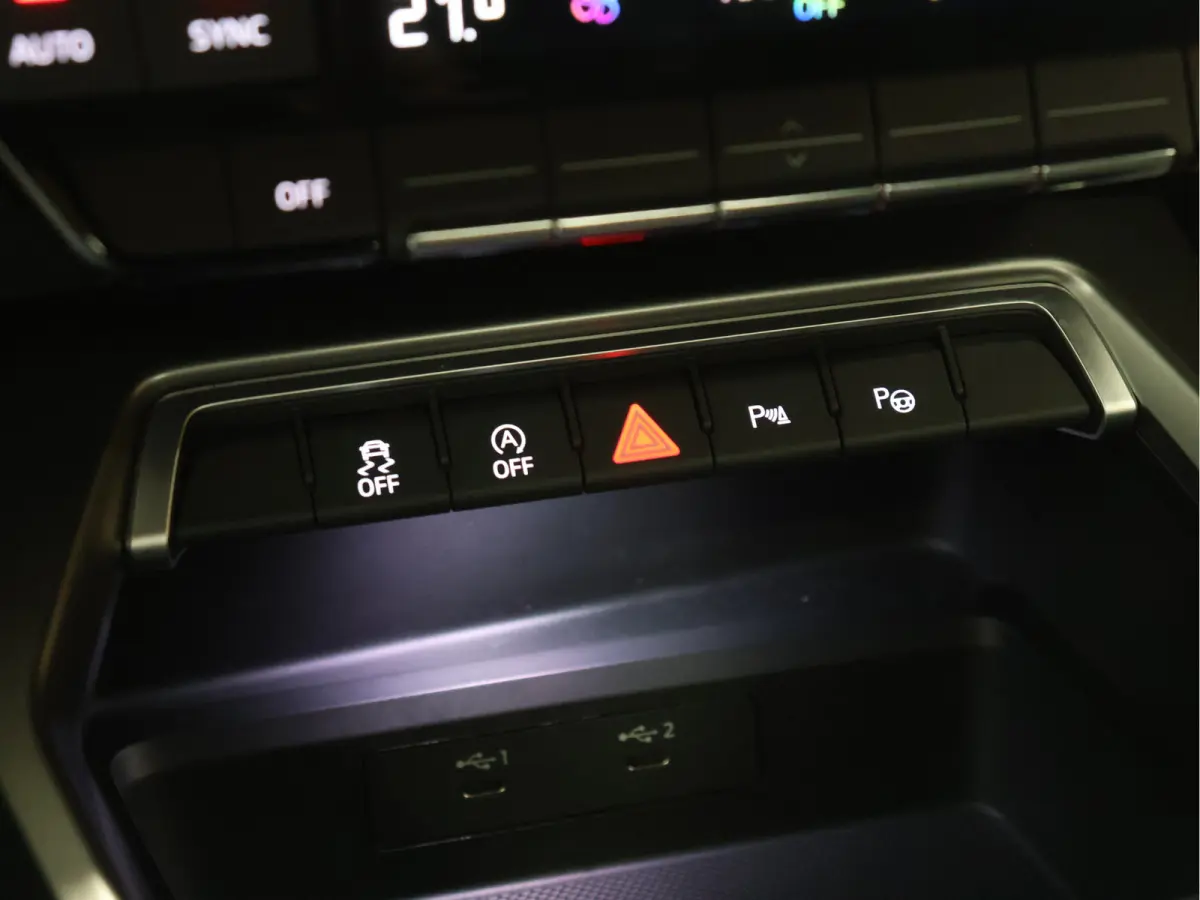 35 TFSI Advanced edition [TREKHAAK AFNEEMBAAR, APPLE CARPLAY, ANDROID, ADAPTIVE CRUISE CONTROL, DIGITAL DASH, PDC V+A, ELEKTRISCHE ACHTERKLEP, NAVIGATIE, BLUETOOTH, LED, NIEUWSTAAT]