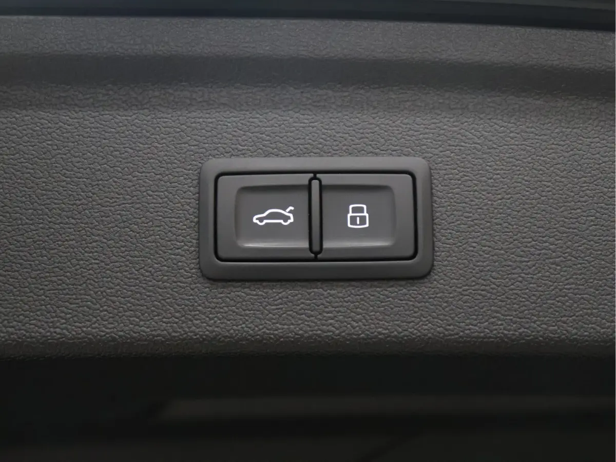 35 TFSI Advanced edition [TREKHAAK AFNEEMBAAR, APPLE CARPLAY, ANDROID, ADAPTIVE CRUISE CONTROL, DIGITAL DASH, PDC V+A, ELEKTRISCHE ACHTERKLEP, NAVIGATIE, BLUETOOTH, LED, NIEUWSTAAT]