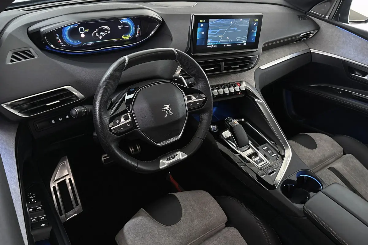 1.6 HYbrid4 300 Blue Lease GT Pano Trekhaak FOCAL Stoelverwarming