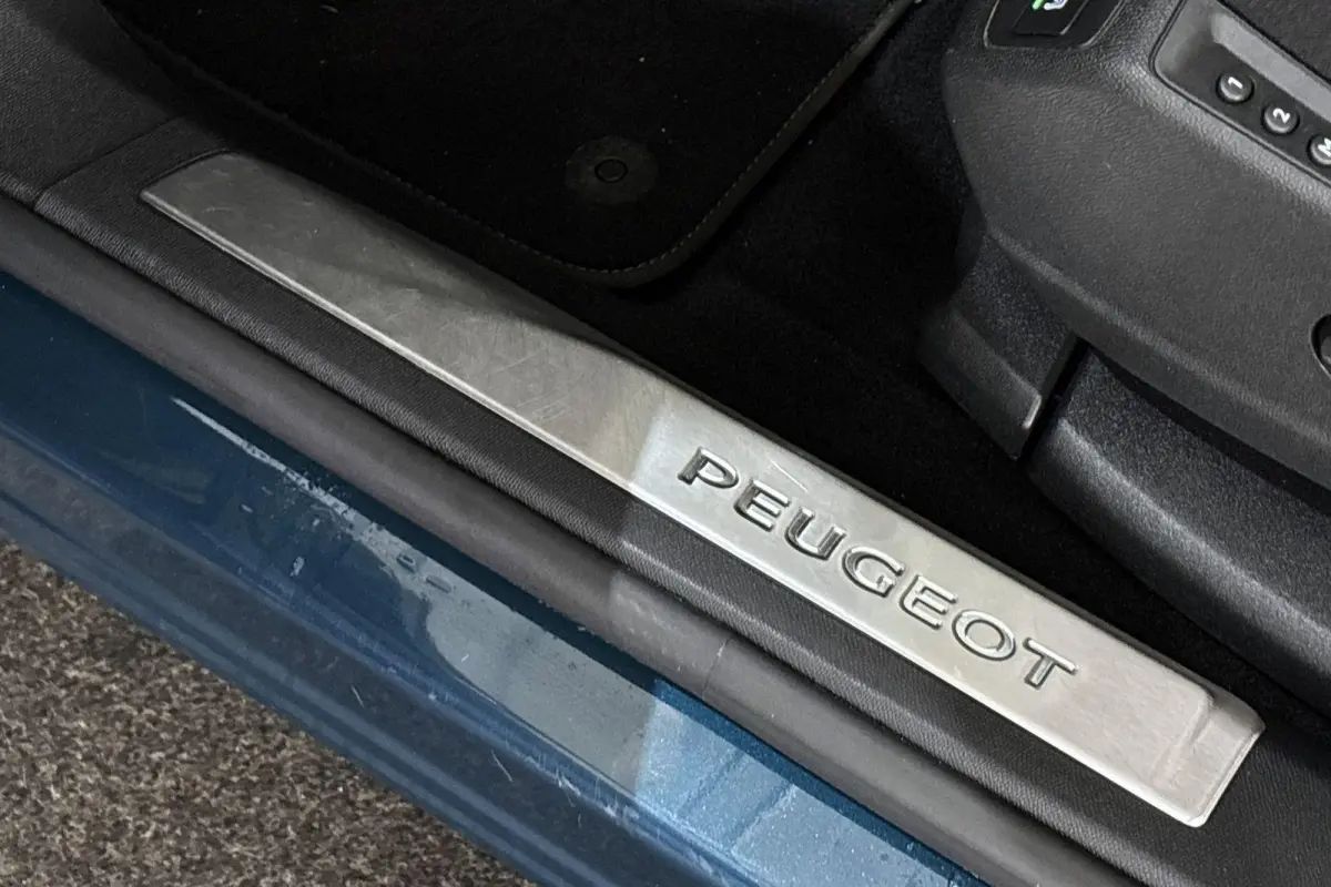 1.6 HYbrid4 300 Blue Lease GT Pano Trekhaak FOCAL Stoelverwarming